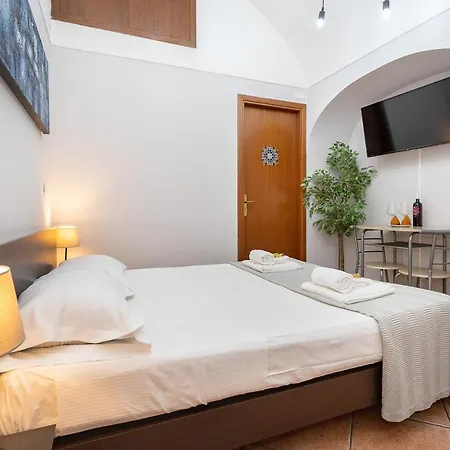 Stesicoro Exclusive Rooms 3*