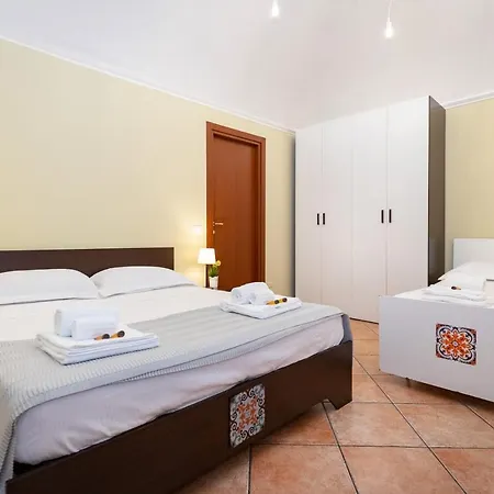 Stesicoro Exclusive Rooms Bed & Breakfast 3*